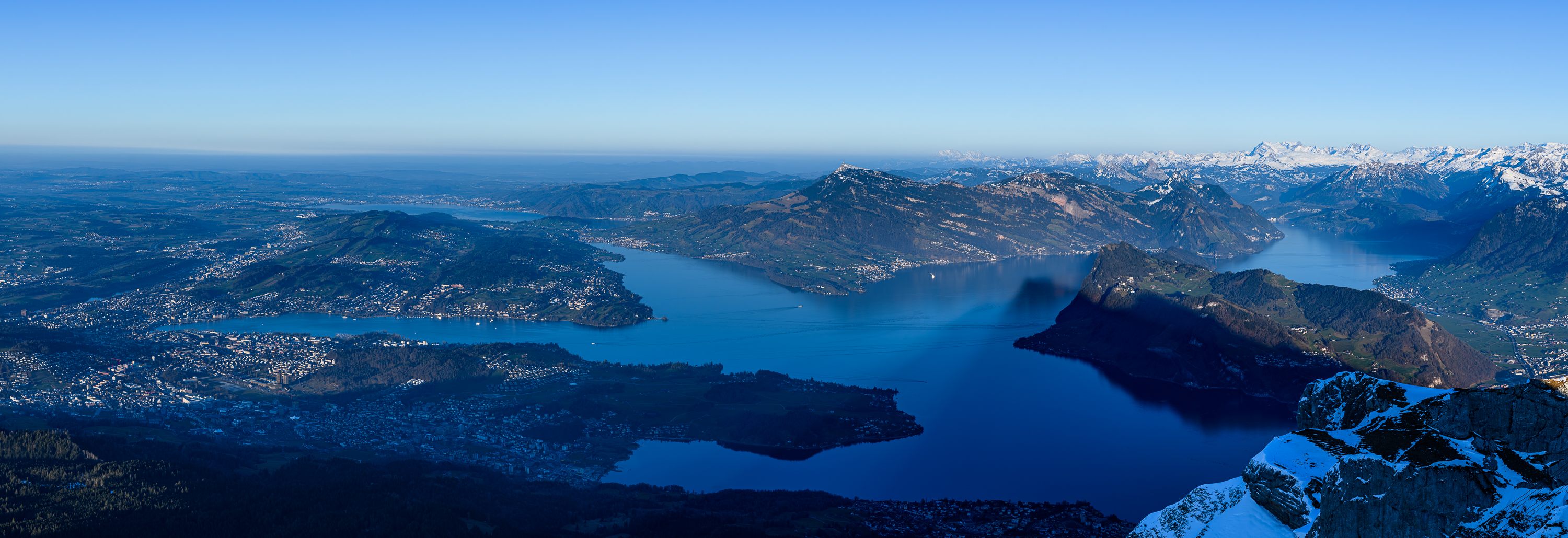 Vue sur la région du lac des quatre cantons.