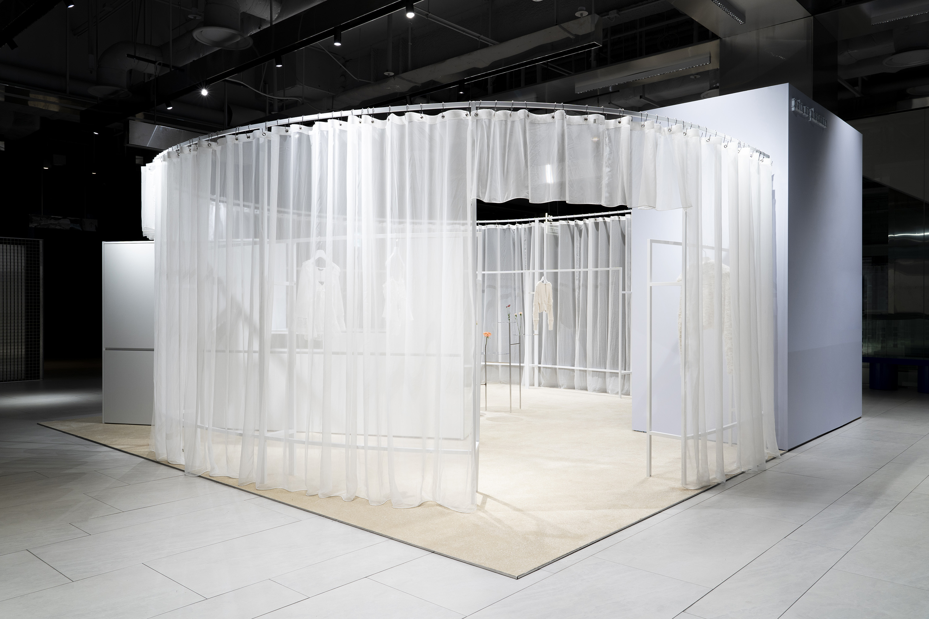 (Scenography)Pain or pleasure the hyundai pop-up copy — hoffice.kr