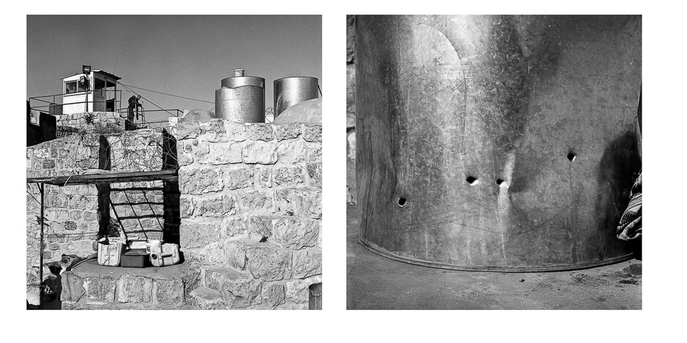 Hebron, juillet 2011. De leurs positions sur les toits des maisons, les soldats isra&eacute;liens tirent volontairement sur les citernes d'eau pour les vider, ou organisent des descentes dans les maisons palestiniennes.