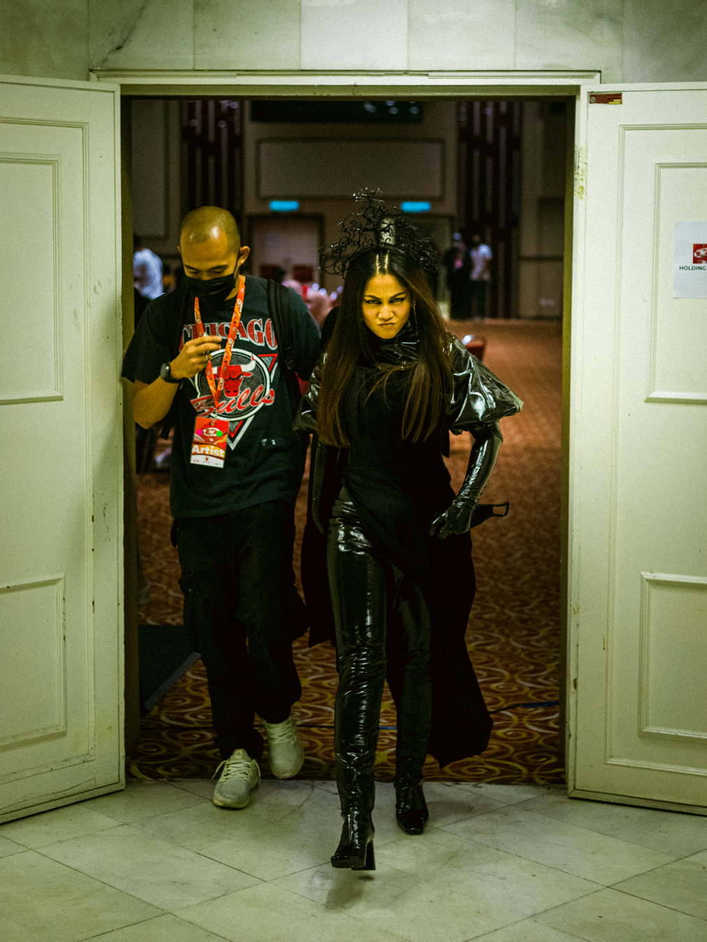 Kaka Azraff before performing 'Gila'