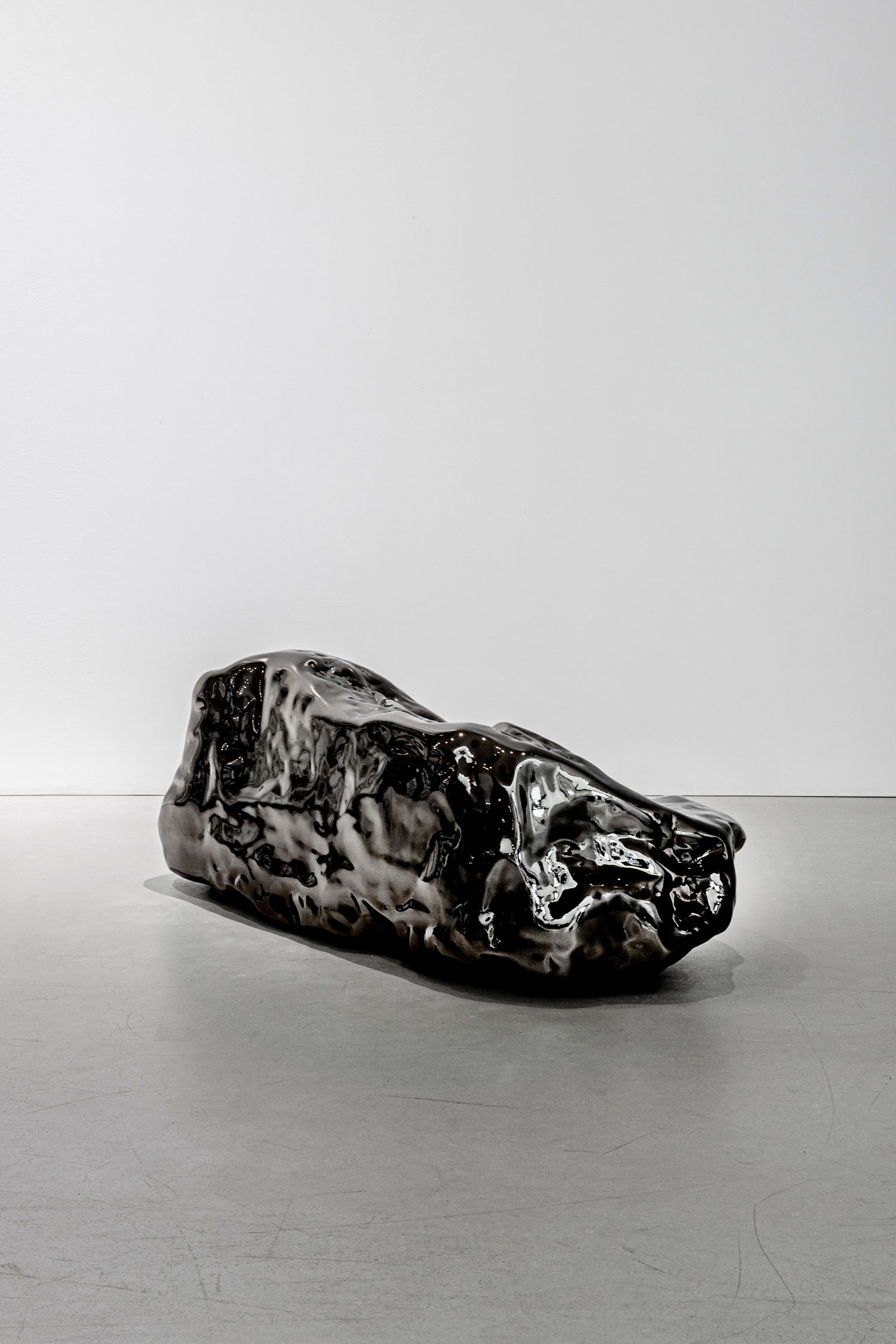 Megalith_Bench 01_BK Chrome