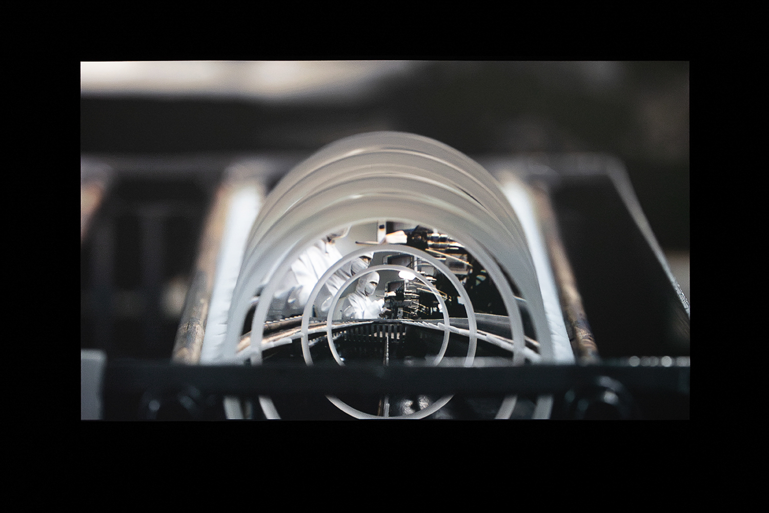 Carey Young. Vision Machine, Dazibao (MOMENTA 2023). Photo : Mike Patten.