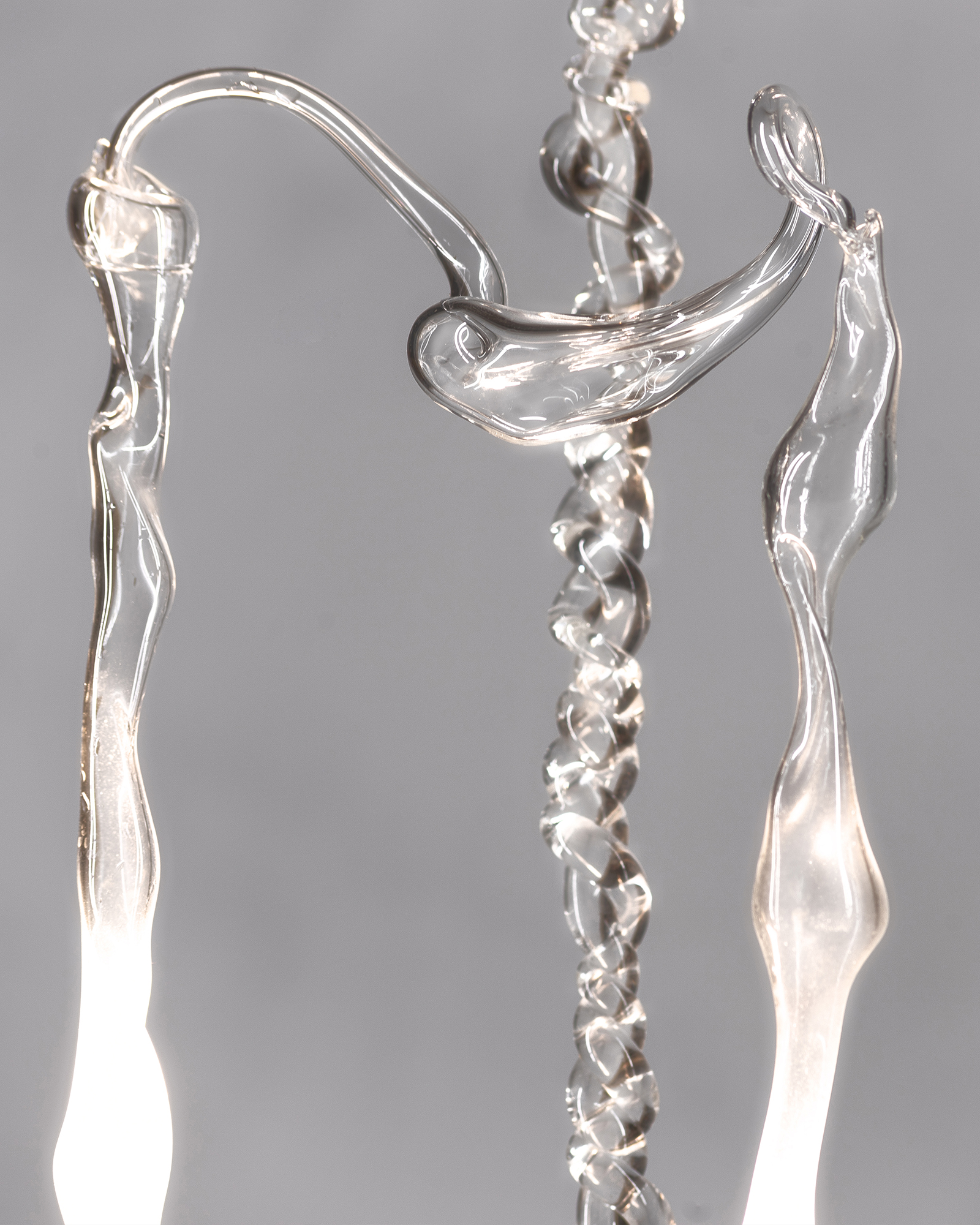 Detail of Beroe Ovata (Dedal) lamp made with blown glass from Plaja Studio, Medi Terraneum collection.