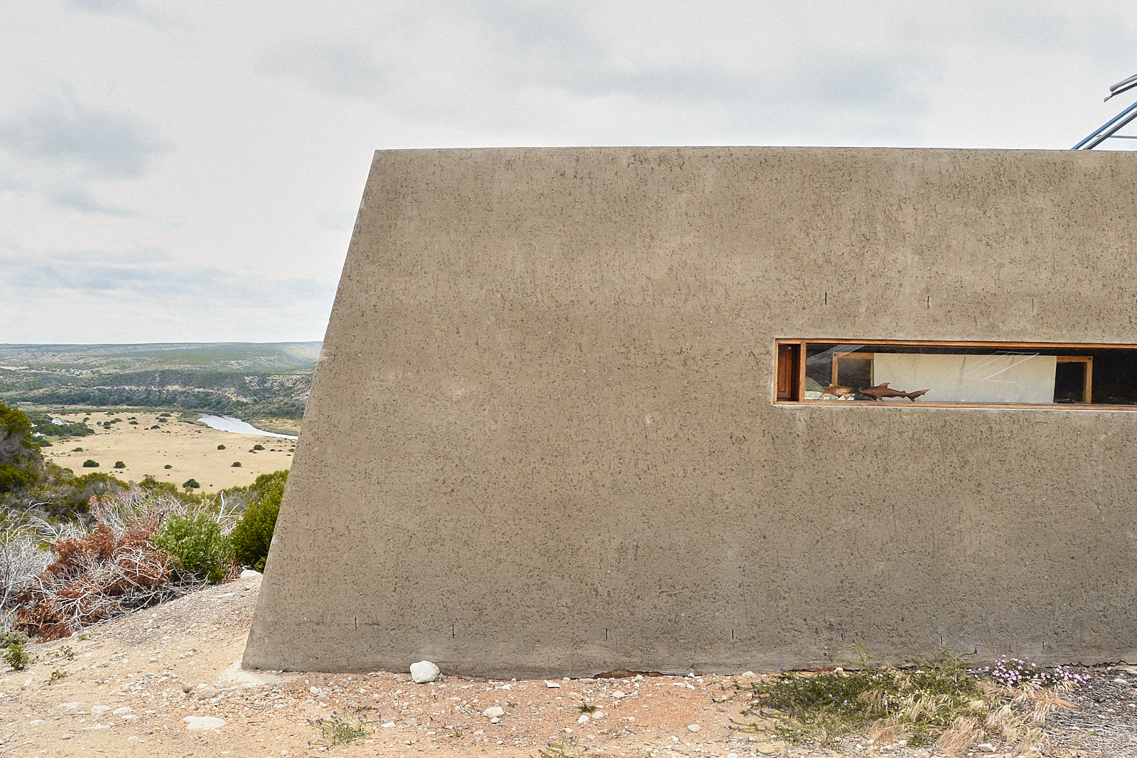 Ridge House, Vermaaklikheid