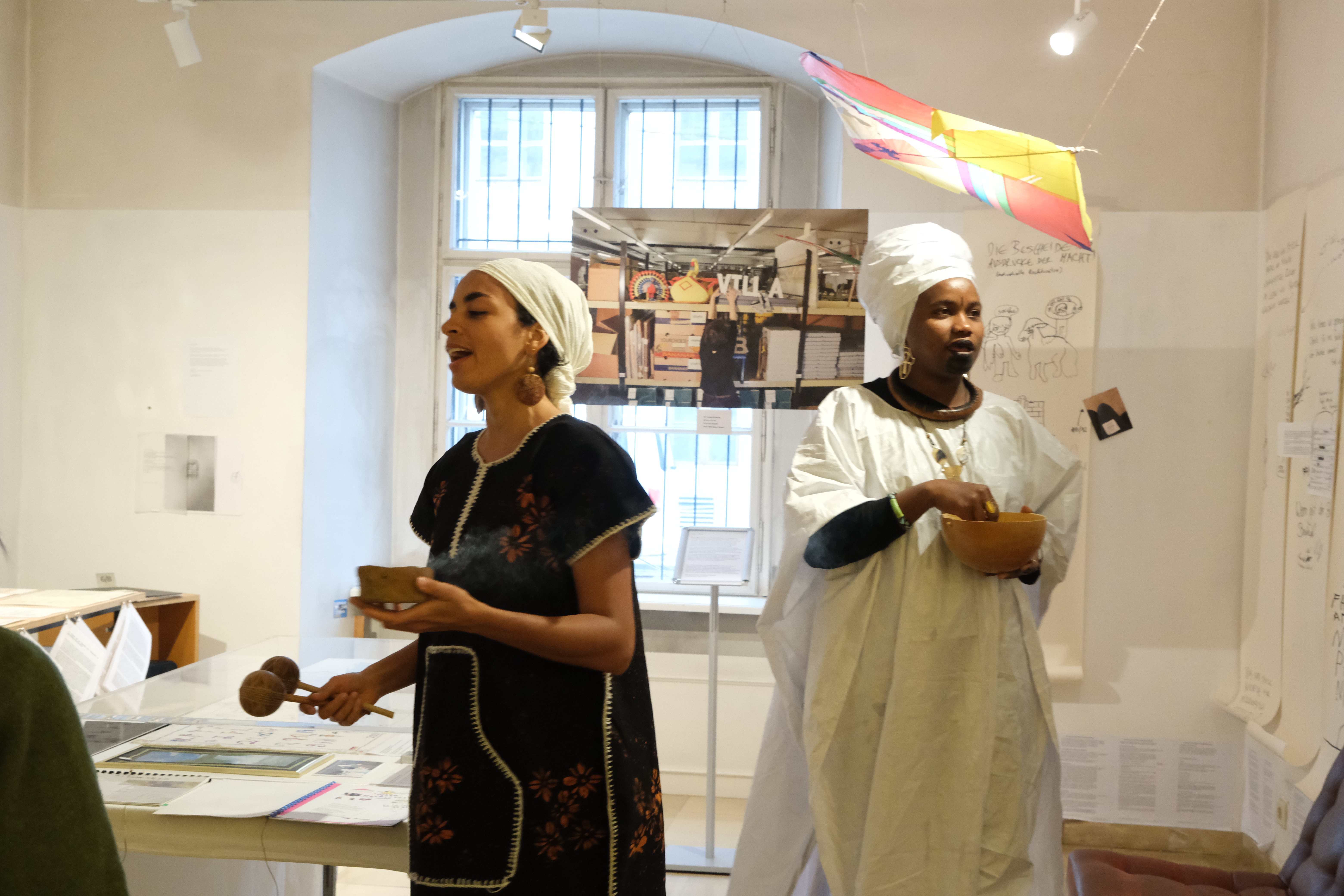 Performance, Museum Der Migration. With Mariama Nzinga Diallo and Vivi Zurita, 2024. Foto: Iklim Dogan