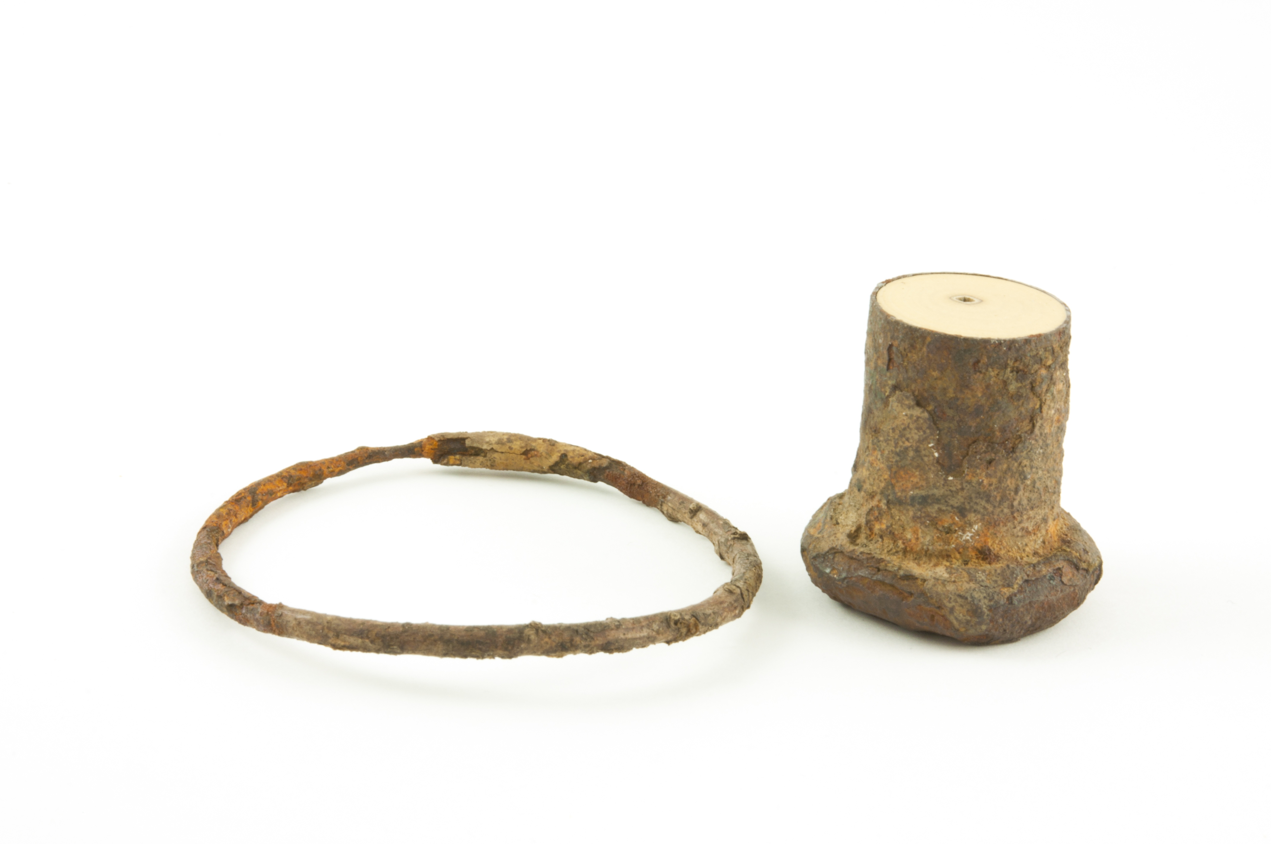 Adam & Eve | 2014 | object pair | wood, steel