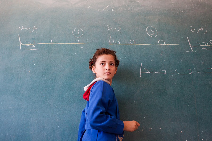Tirbespiye, Rojava, octobre 2014. Cours de syriaque &agrave; l'&eacute;cole publique. Sous le r&eacute;gime, la pratique du syriaque autoris&eacute;e uniquement dans un cadre religieux.