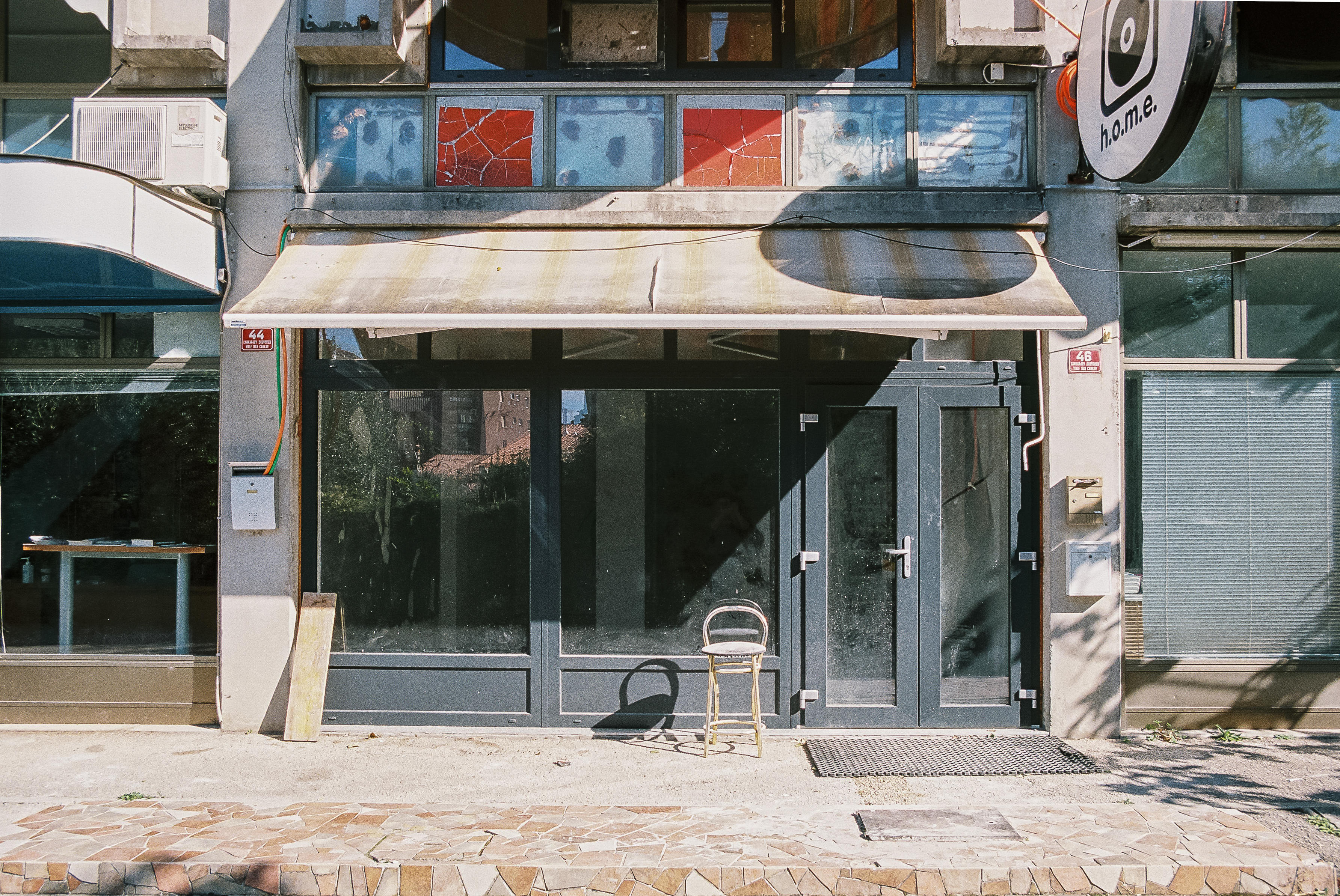 Poslovno-trgovska stavba / retail and office building, Izola