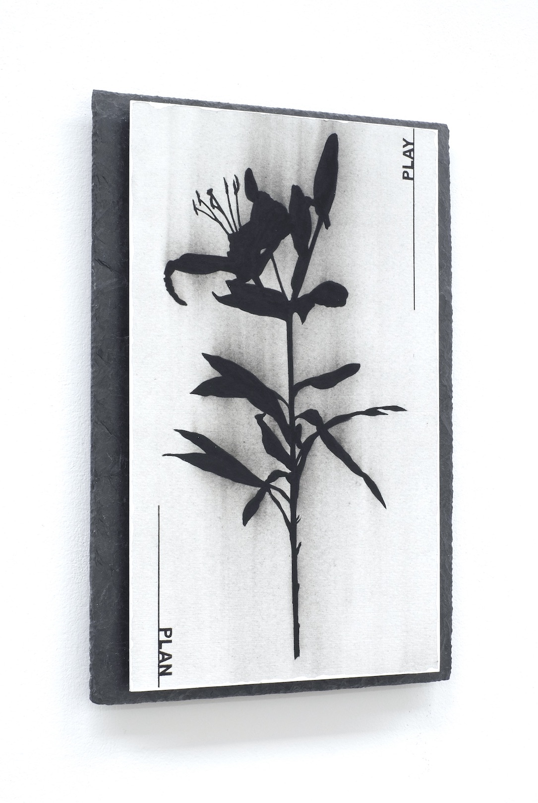 ‘Step by step’, 2022, acrylic on paper/aluminium and roof slate, 30 x 20 cm, private collection