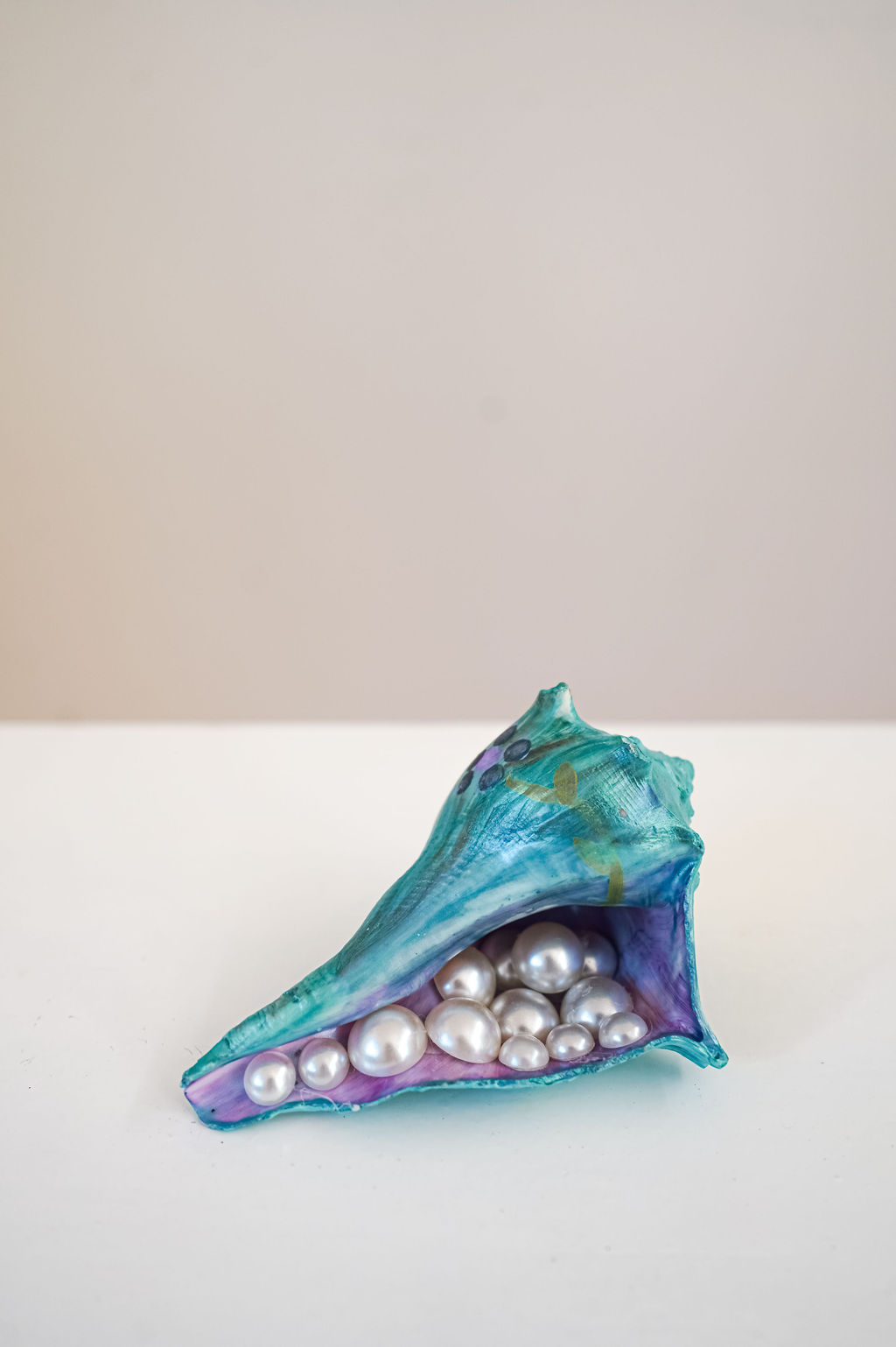Brigid Moore, Aural Abalone conch shell, 2024. Arcylic, pearl. Dimensions variable