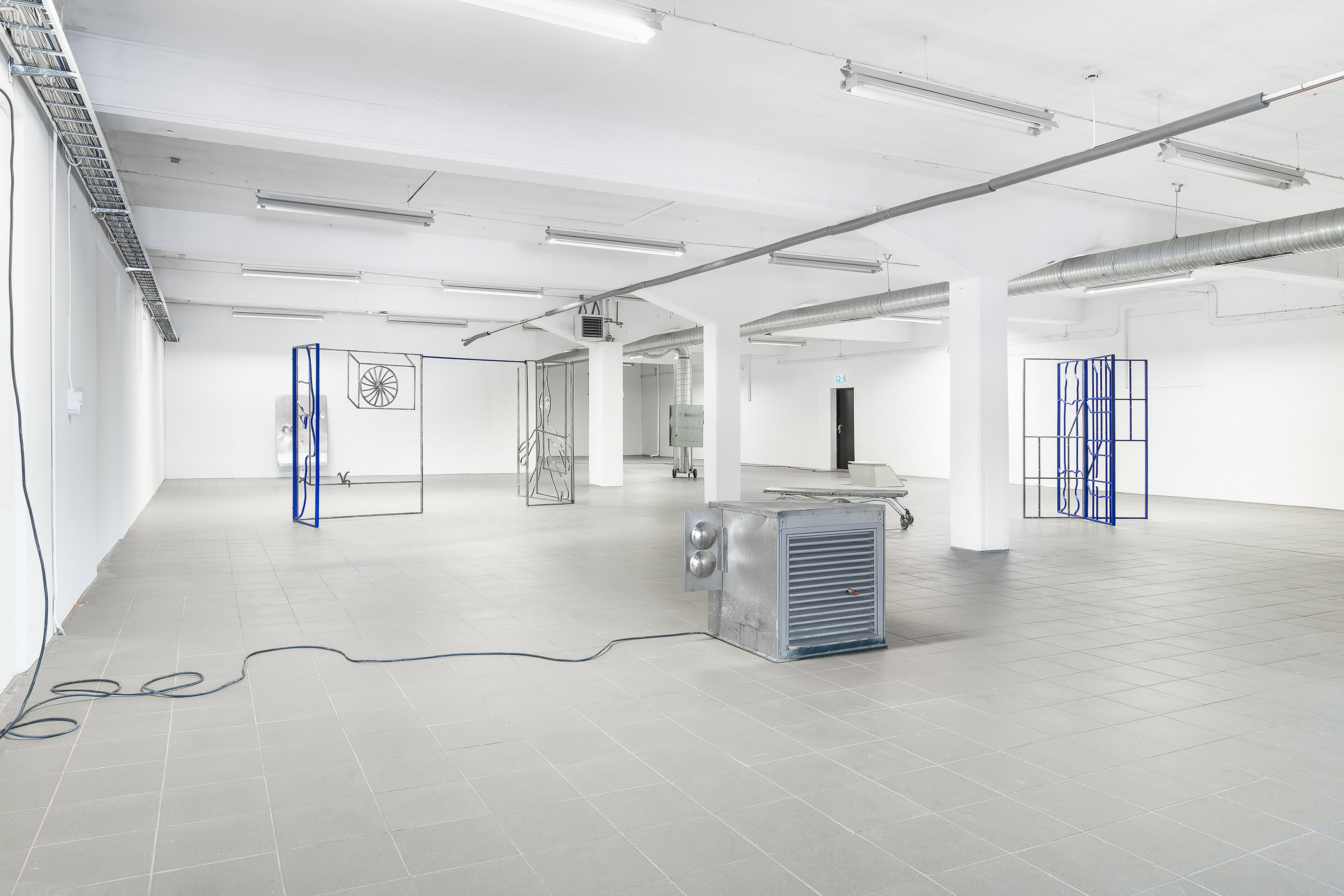 [MMMMM-AN-AN-ANUAL LABOU-RRRRRRRR] by MATTI SUMARI at GISLAVEDS KONSTHALL curated by NILS SVENSK [from 20240427 to 20240728] [Photo: Fredrik Åkum]