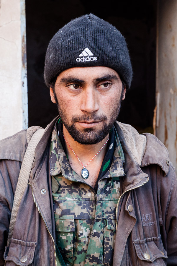 Ezidi YBS fighter in Shengal