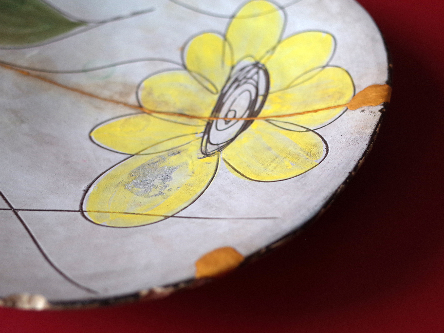 Yellow flower plate for Silvia Carissoli, Kintsugi, 2022