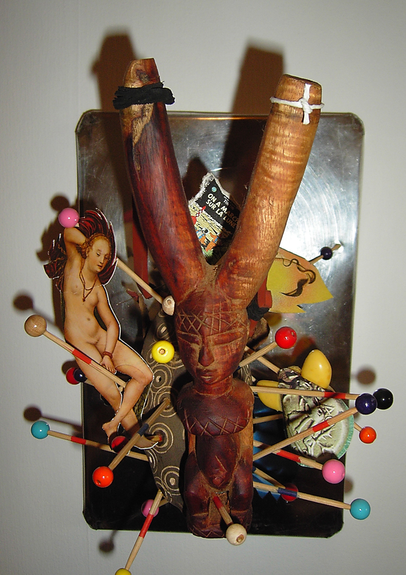 Catapulte baobab, 2003. 27 x 23 cm. Collage avec catapulte et fruit de baobab musical.