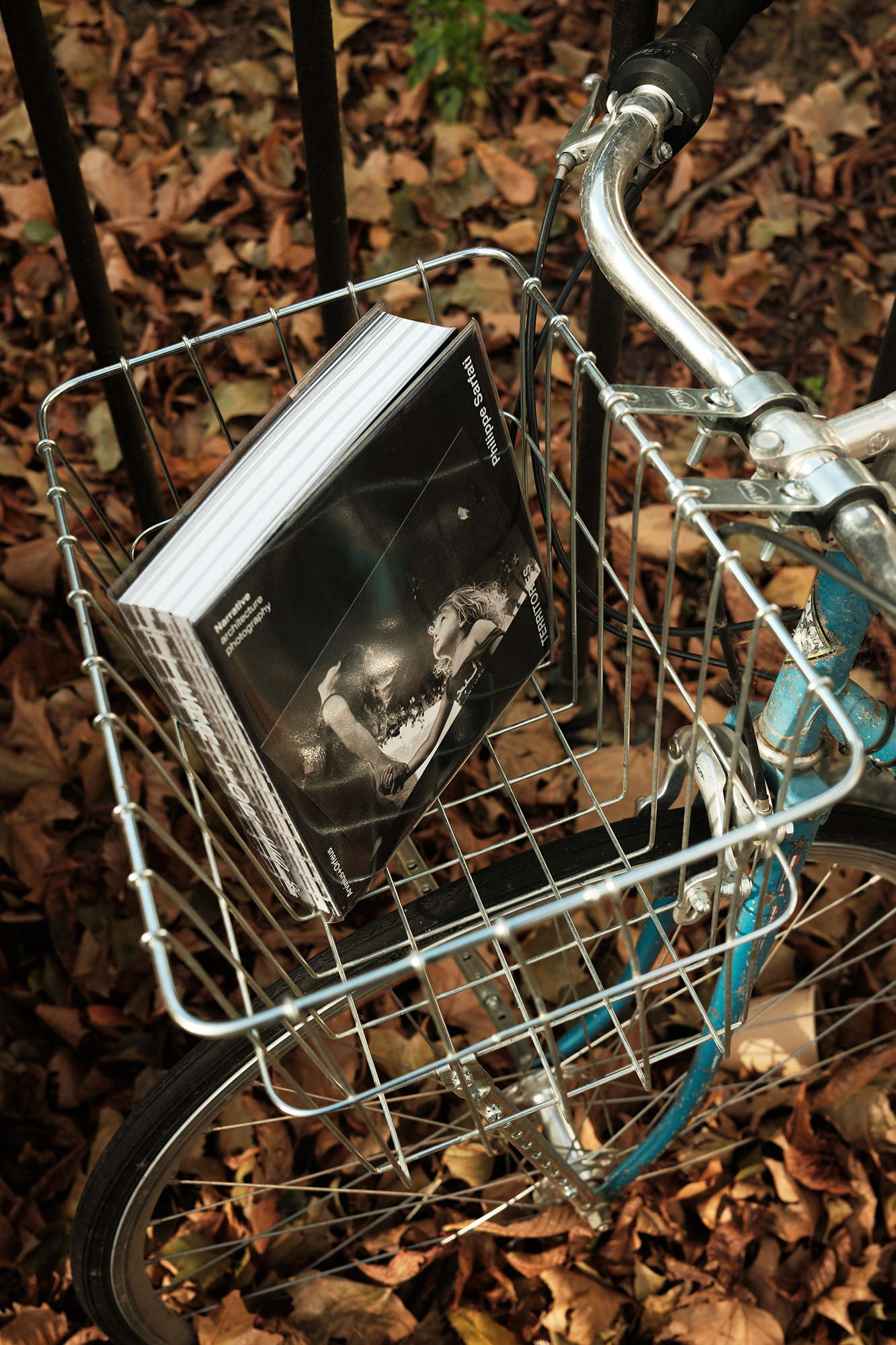 Philippe Sarfati-Territories-photography-photographer-street-documentary-architecture-black-and-white-book-design-cover-arvinius-orfeus
