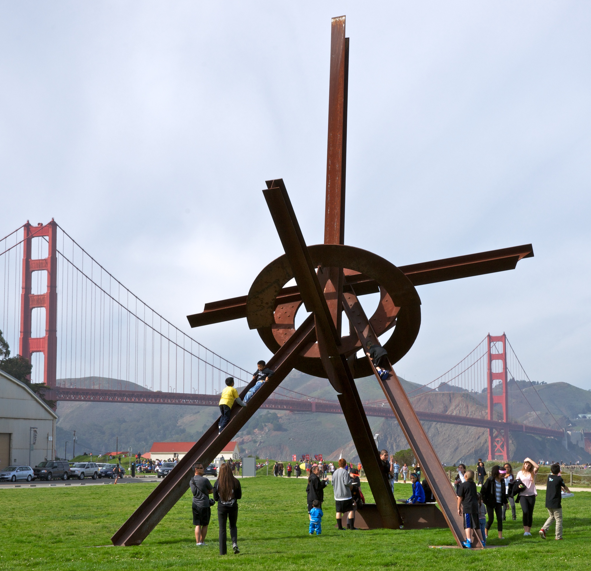 Will, 1994 steel 42' 8" x 36' x 29' 6" Private Collection. Photograph ©Jerry L. Thompson.