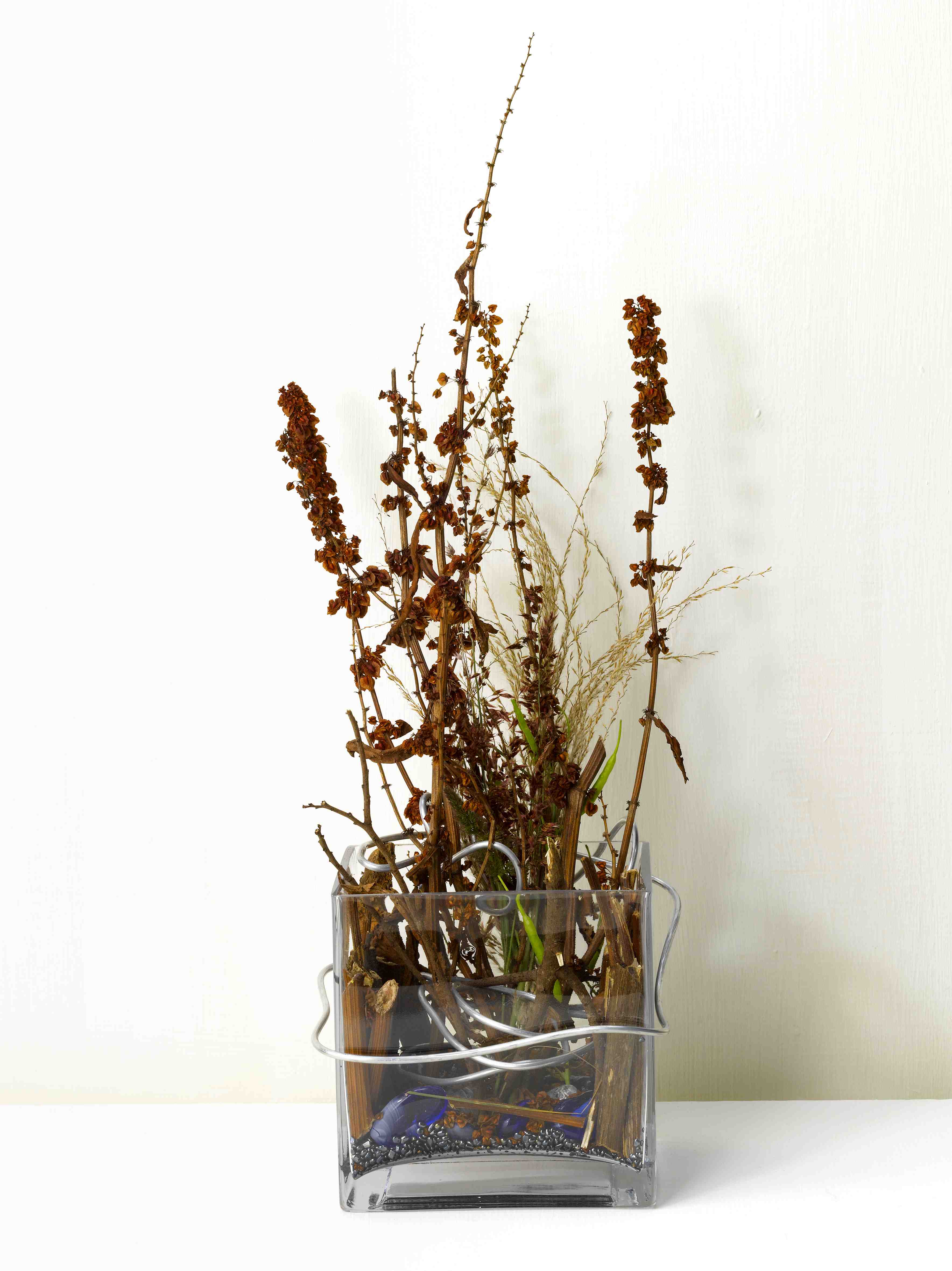 2011 荒地計劃:為我插一盆花 A work for a building plot-Make a flower arrangement for me