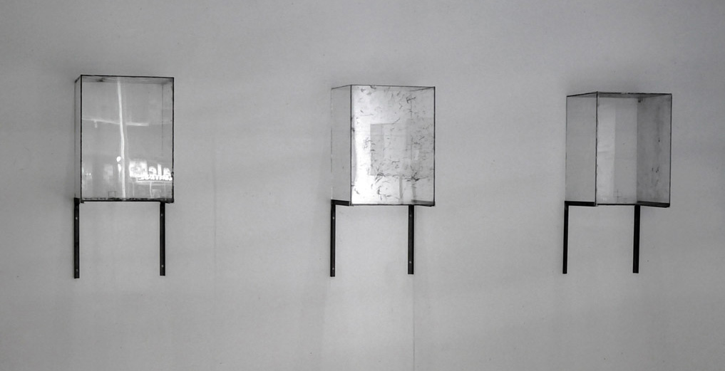 untitled (installation view), glass, wire