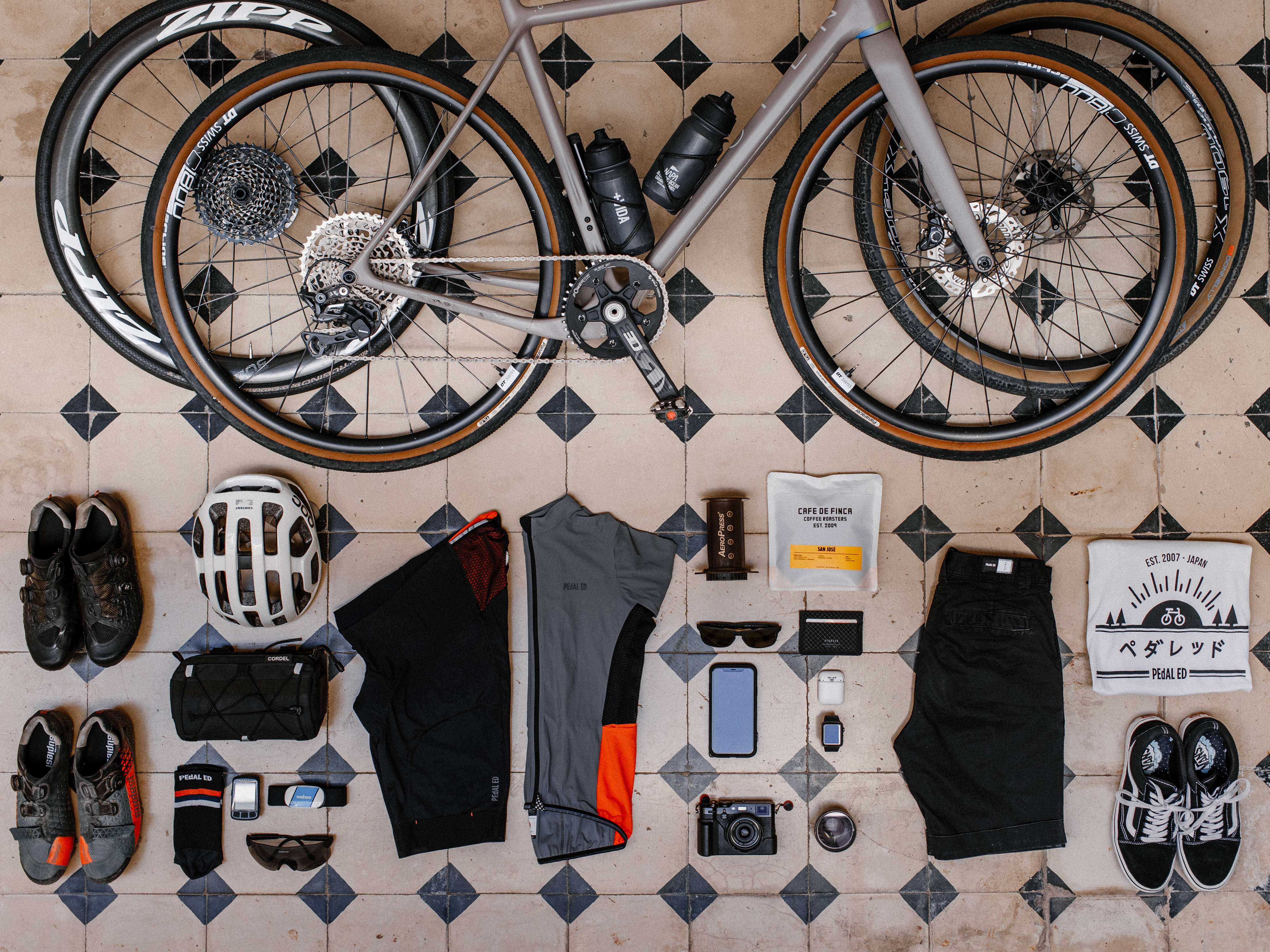 Essentials - Pedro González