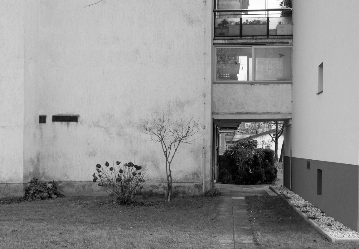 Stanovanjski blok na Re&scaron;ki ulici, Ljubljana / 1975