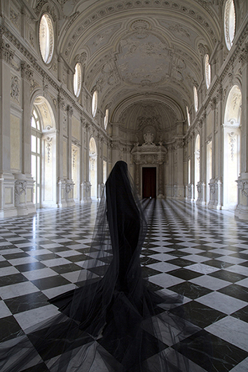 A Wave of Black (I), 60 &times; 90cm. 2018