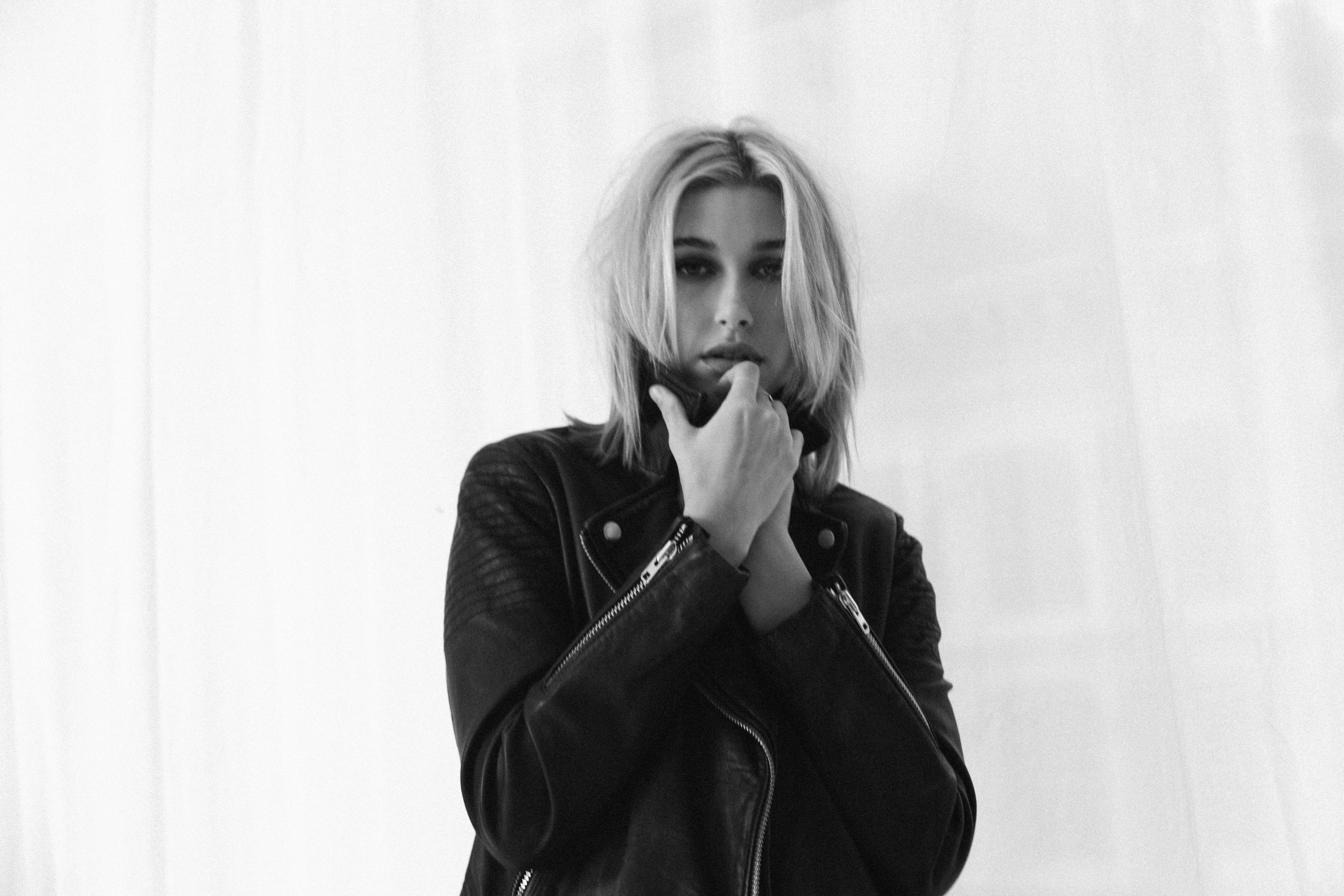 HAILEY BIEBER _ TOPSHOP