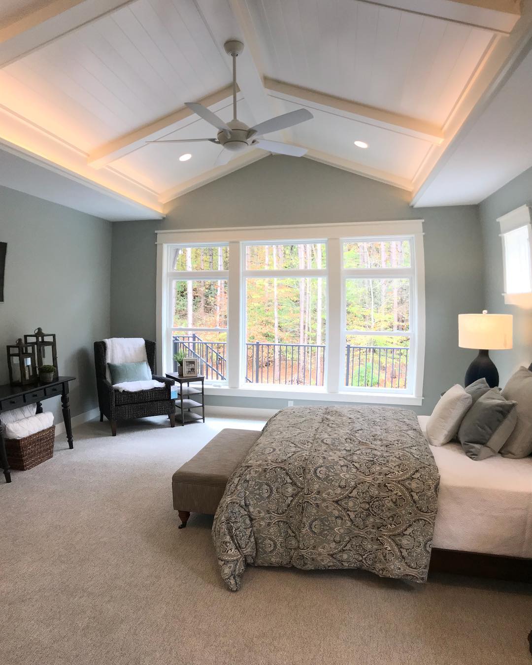 As seen on Thelightingcorner Instagram page