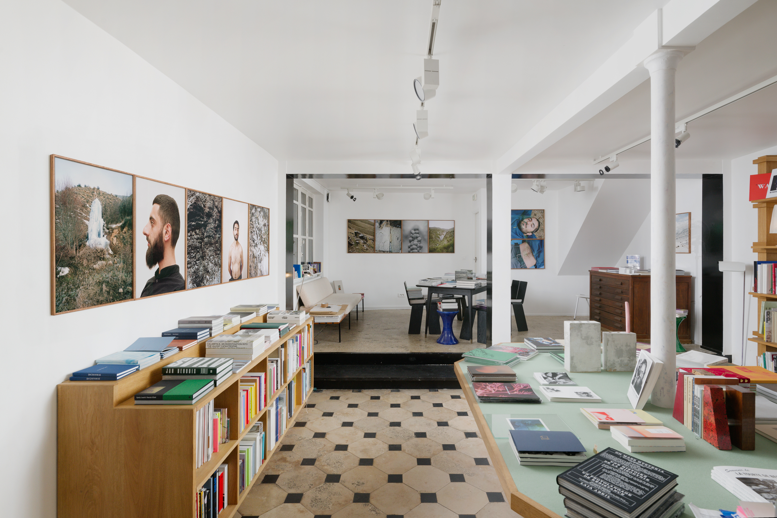 Dame Gulizar and Other Love Stories, Delpire&co, Paris, © Aurélien Mole