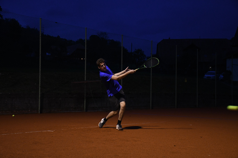 DIE DOPPELTE NIEDERLAGE  von Ronny Reisch 