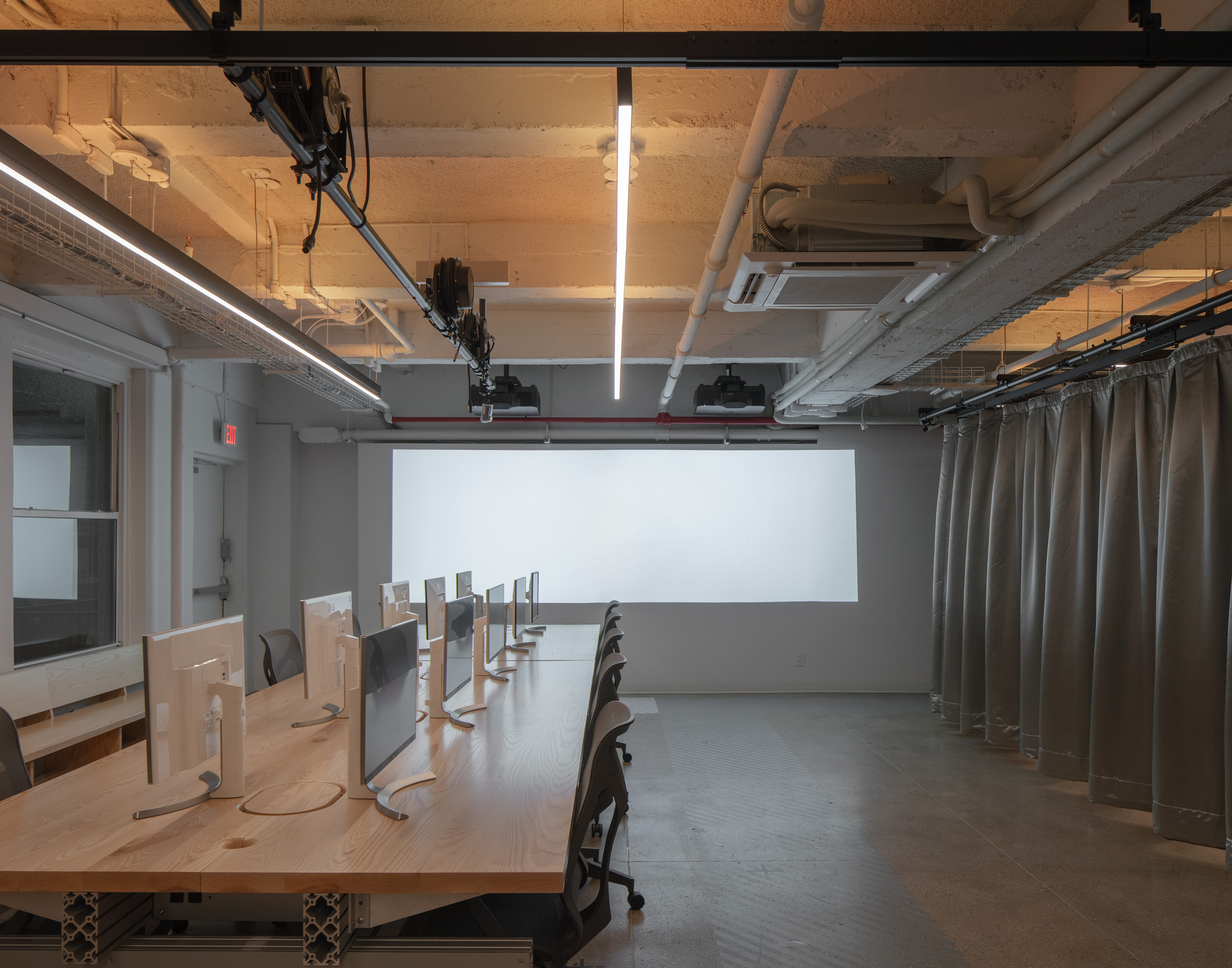 Curtain as acoustic and visual separation