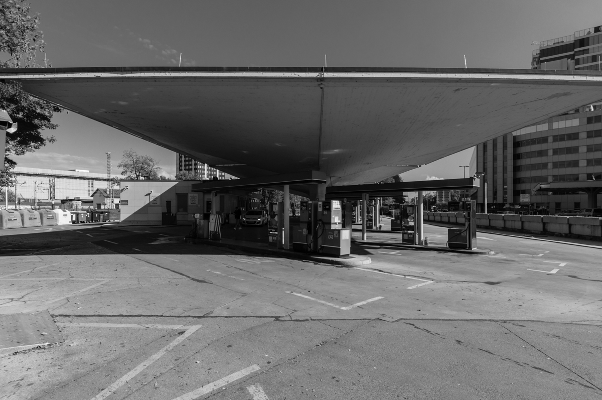 Bencinska črpalka Petrol, Ljubljana / 1969, Edvard Ravnikar