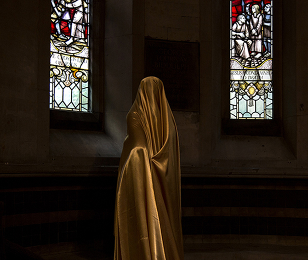 Woman in the Chapel II, 55 × 65cm. 2015