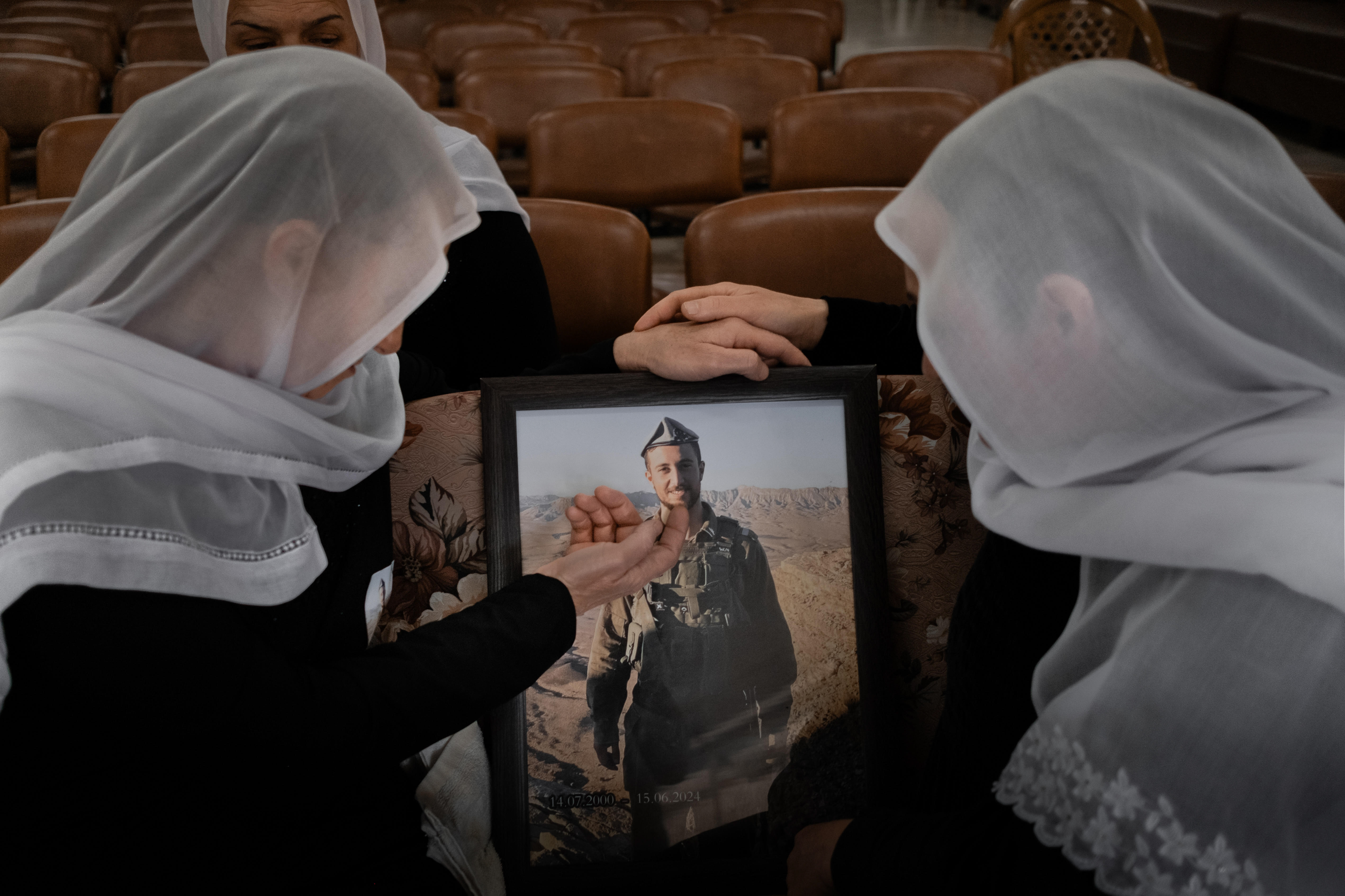 Die Zeit - Druze mother cries over her son who died in Gaza during his military service. 