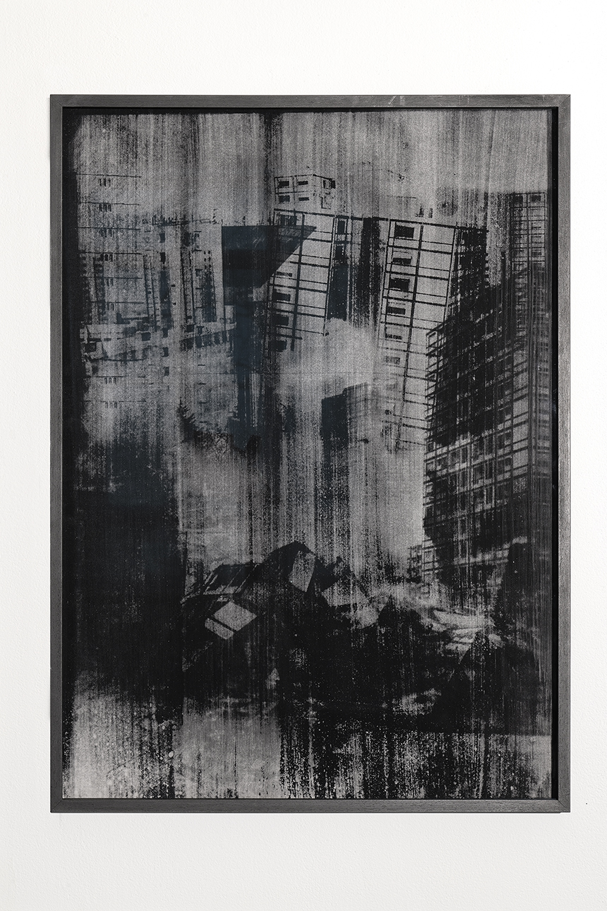 Guénaëlle de Carbonnières Gravats, 2024 Série les ombres blanches Dessins sur tirage à la gomme arabique 83,5 x 60 cm ©Blaise Adilon Courtesy de l'artiste et Galerie Binome