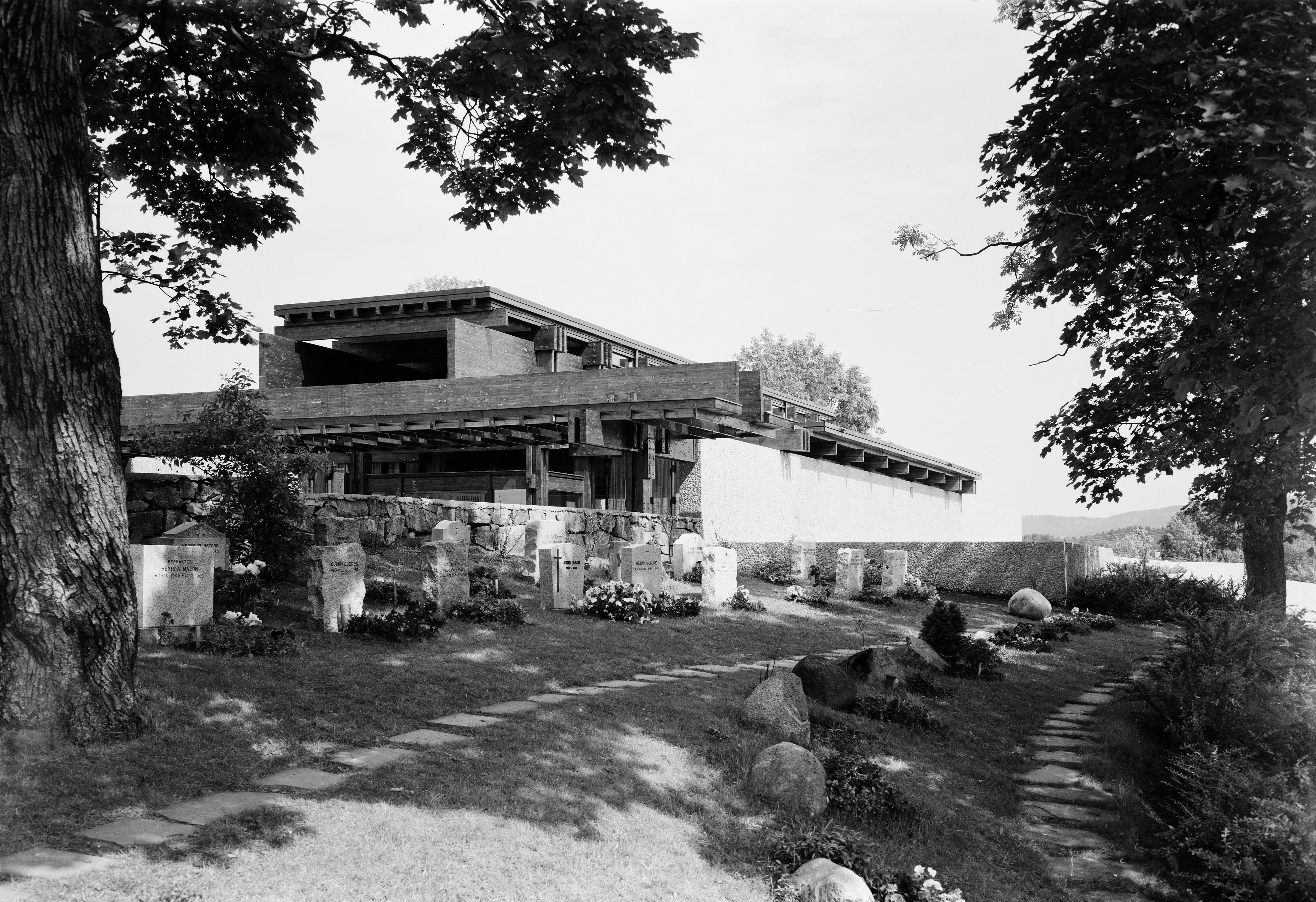Photo of entrance of chapel (Teigen photoatelier 1966-71)