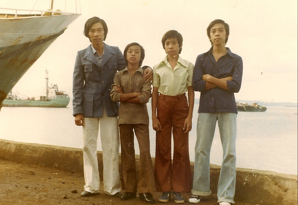 00594 Vietnamese Refugee Camp, Palawan, Philippines 1982