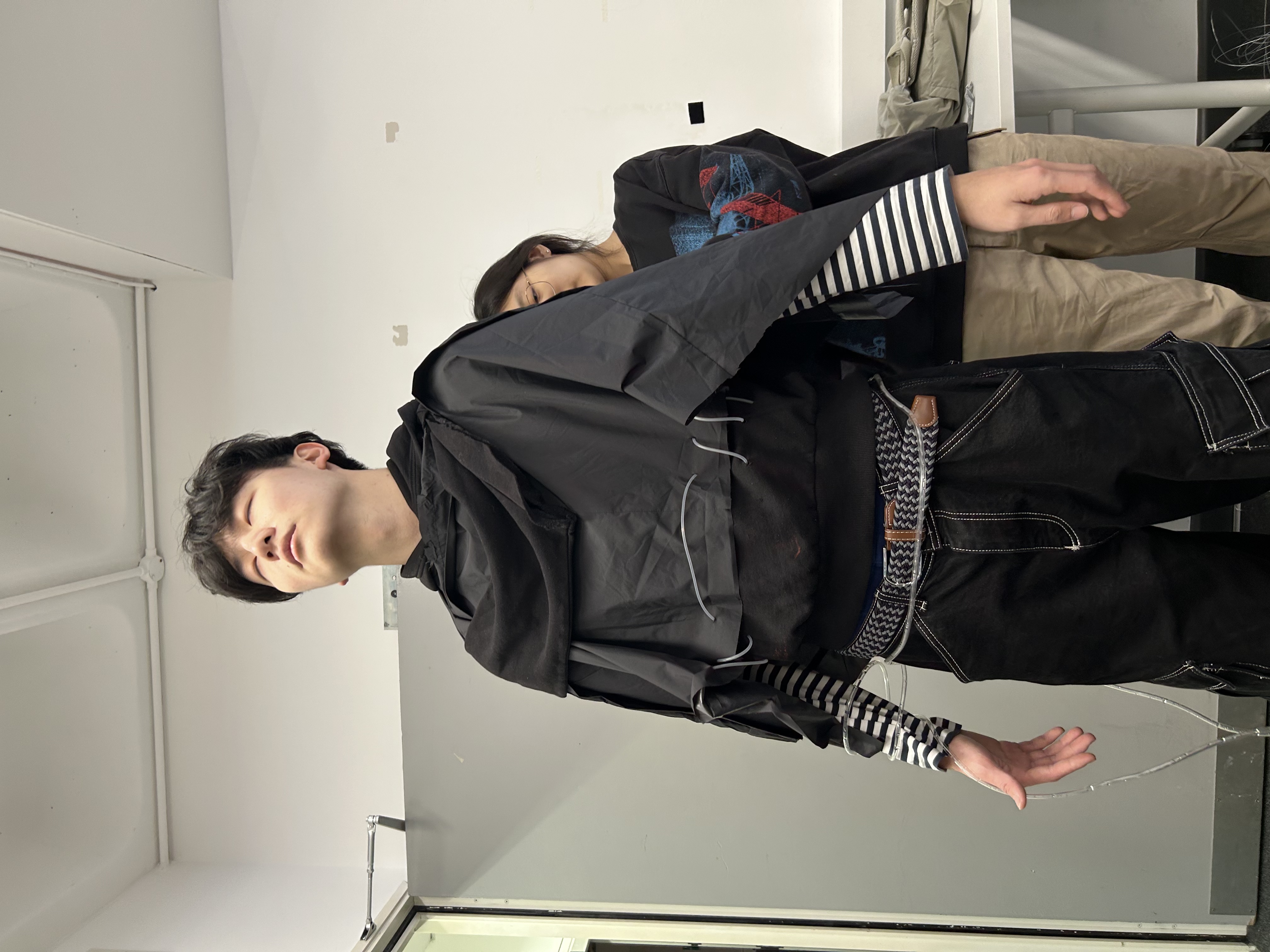 Finish of the giver’s suit