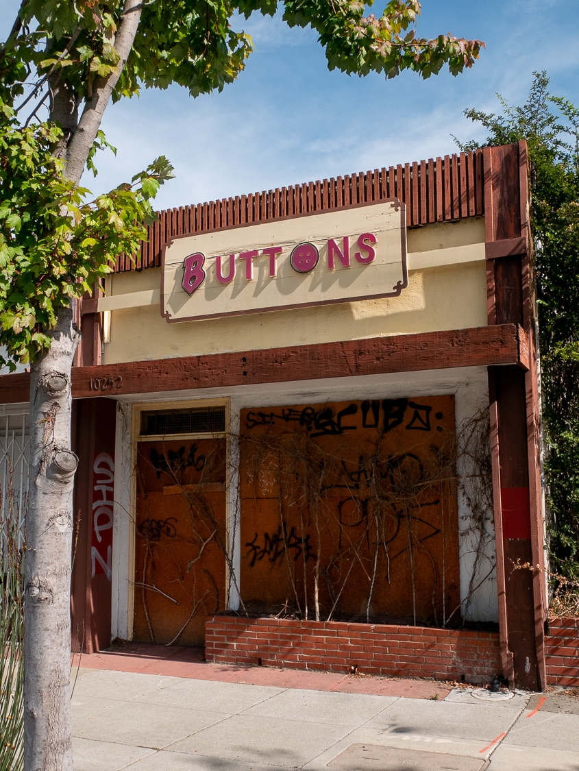 Exclusive Buttons, 10252 San Pablo Ave, El Cerrito CA