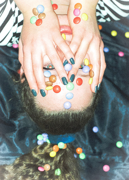 Julia Blaser + Maria Fässler  inszenieren Ren Hang