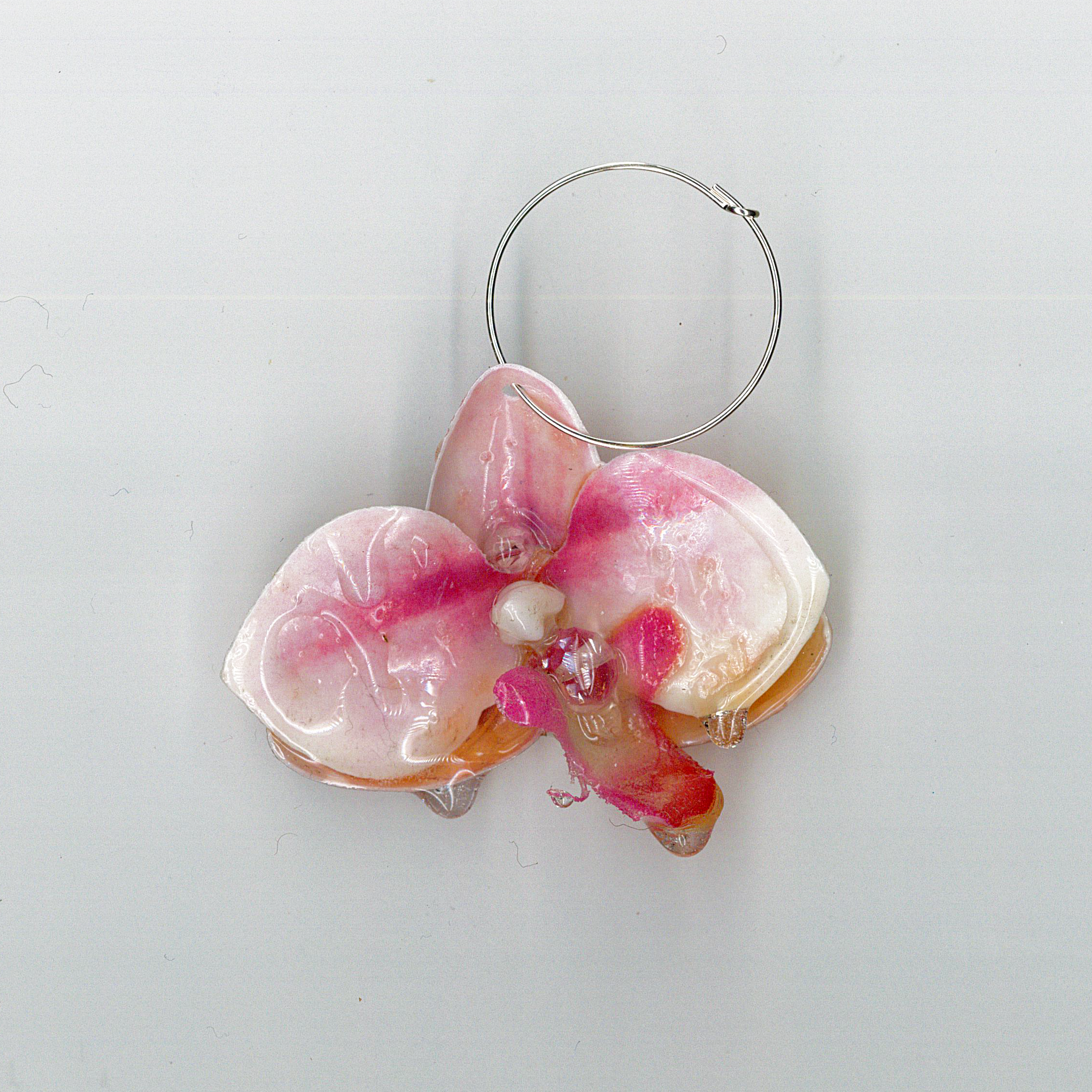 0146-00 SOAKED ORCHID HOOP | available on https://www.caycollective.se/collections/mjolkshake