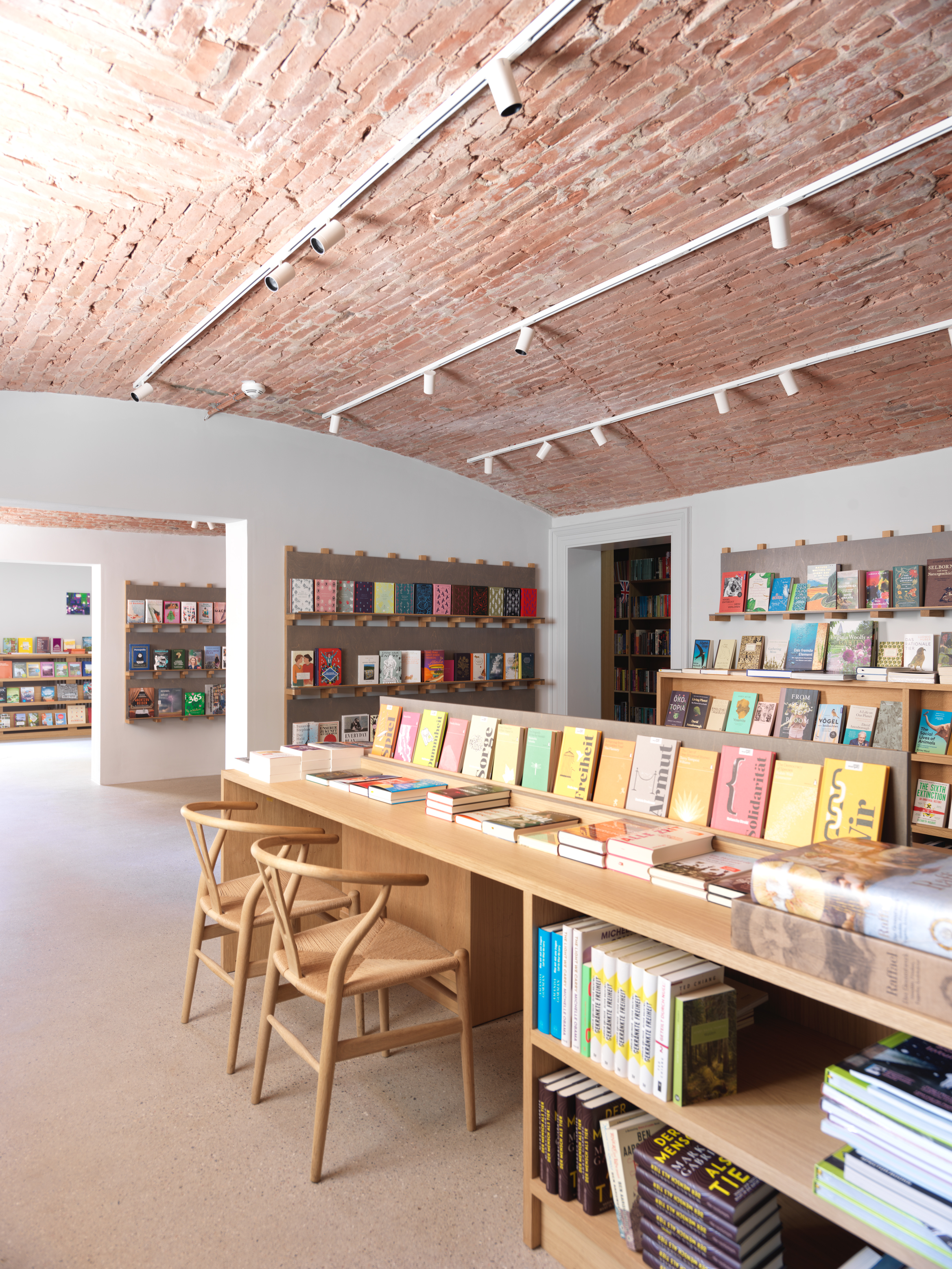7/7 – View from the bookstore to the entrance.