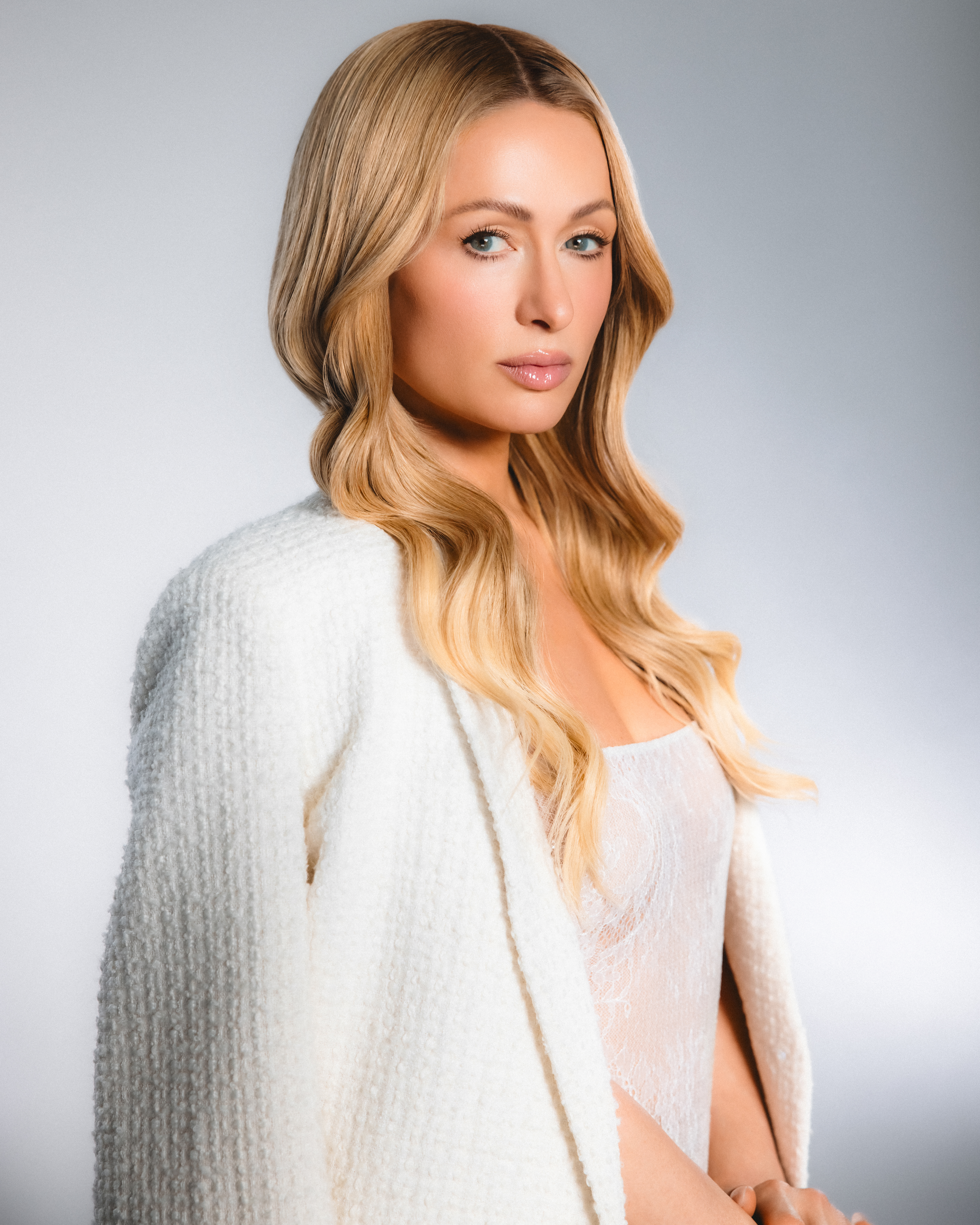 Parívie by Paris Hilton