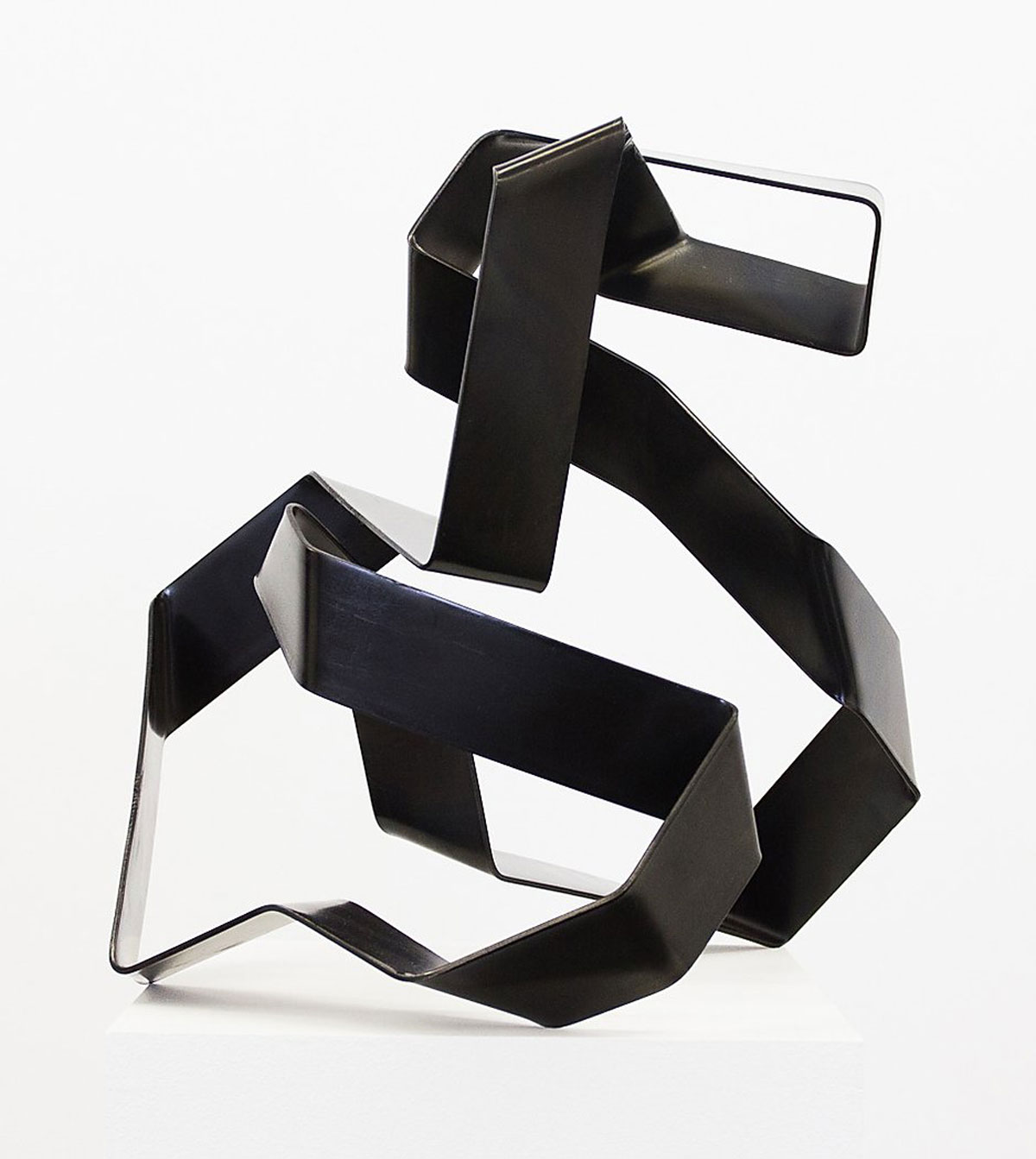 Kyle Morland, Untitled (blued 3) (2013) | Blued steel, 34 x 34 x 29 cm