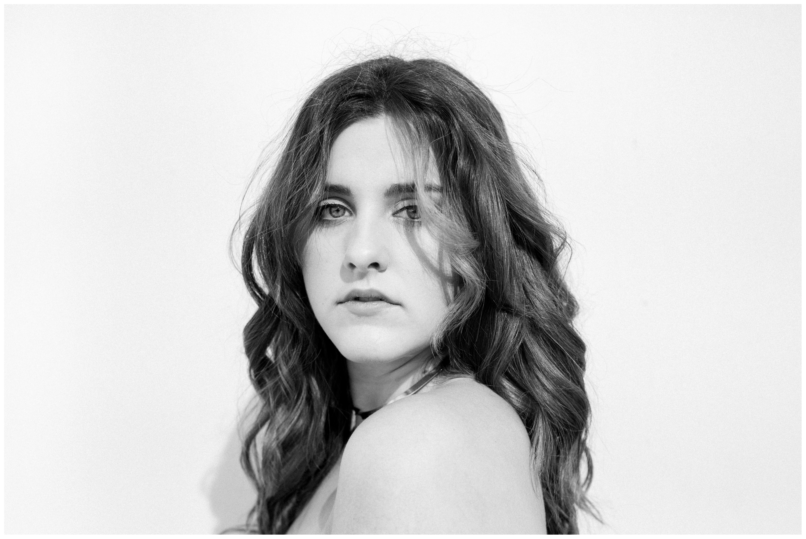 MUSIC (UNIVERSAL): MADDY, LOS ANGELES