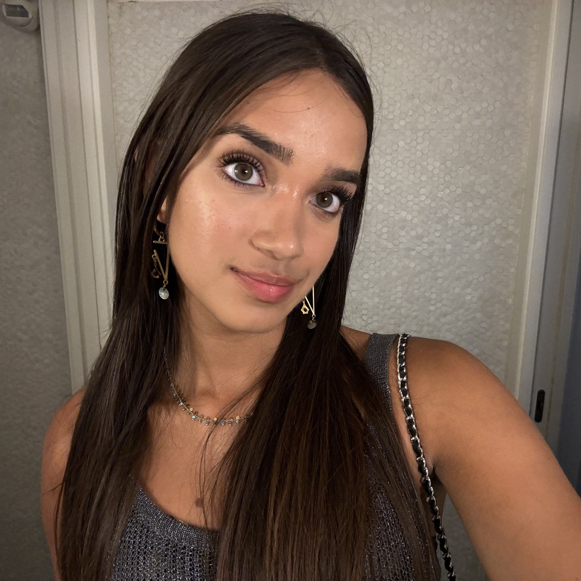 💌 Saachi Hiranandani: Finance Director