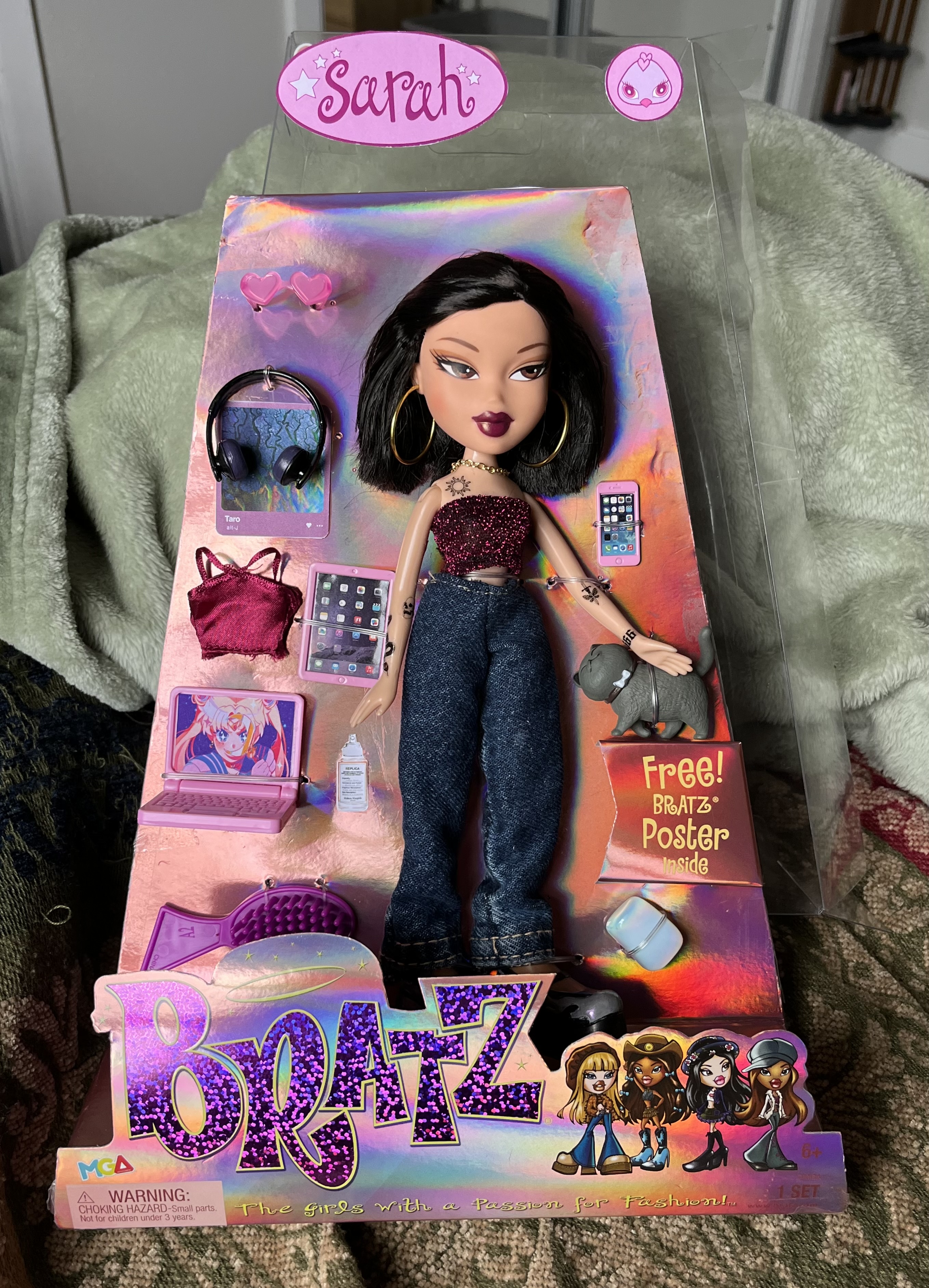 all her lil accessories!