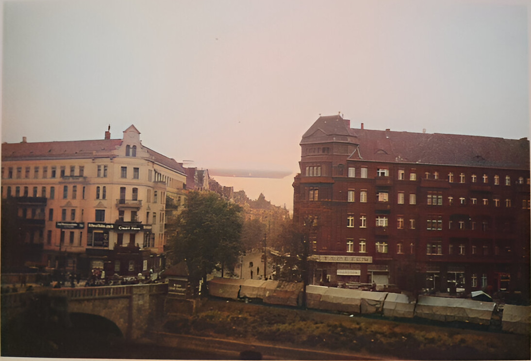 Historisches Foto mit Zeppelin l Historical photograph with Zeppelin