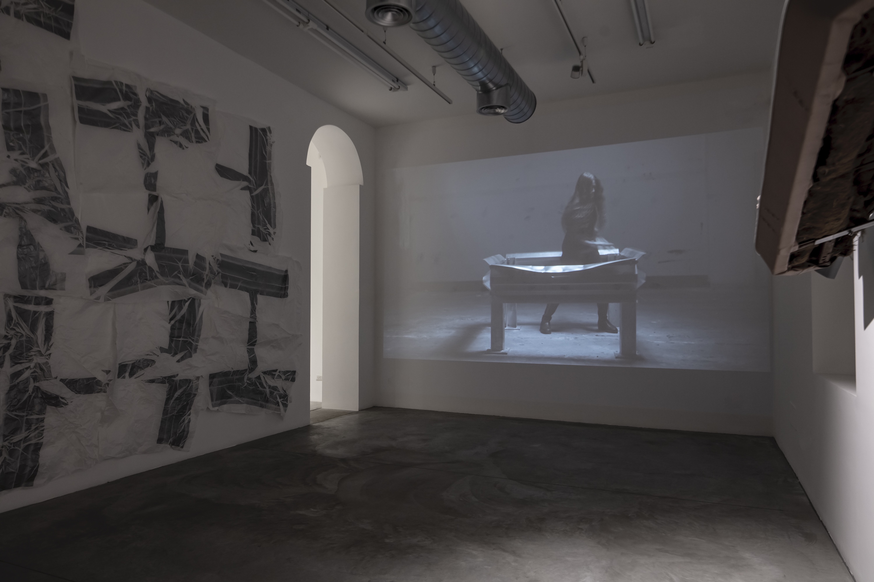 CRASHING THE BOX, 2022videoproiezionevideo projection