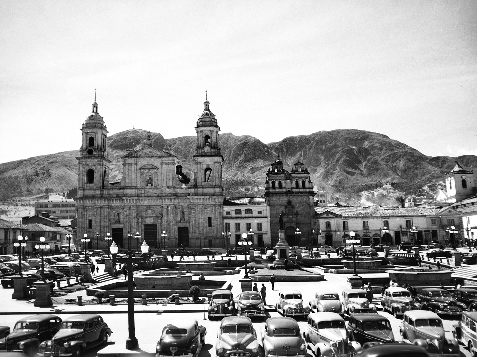 Plaza de Bolivar195025 x 20 cmHahnemuhle Matt Fibre 200 grs.Ed.5 + P/A