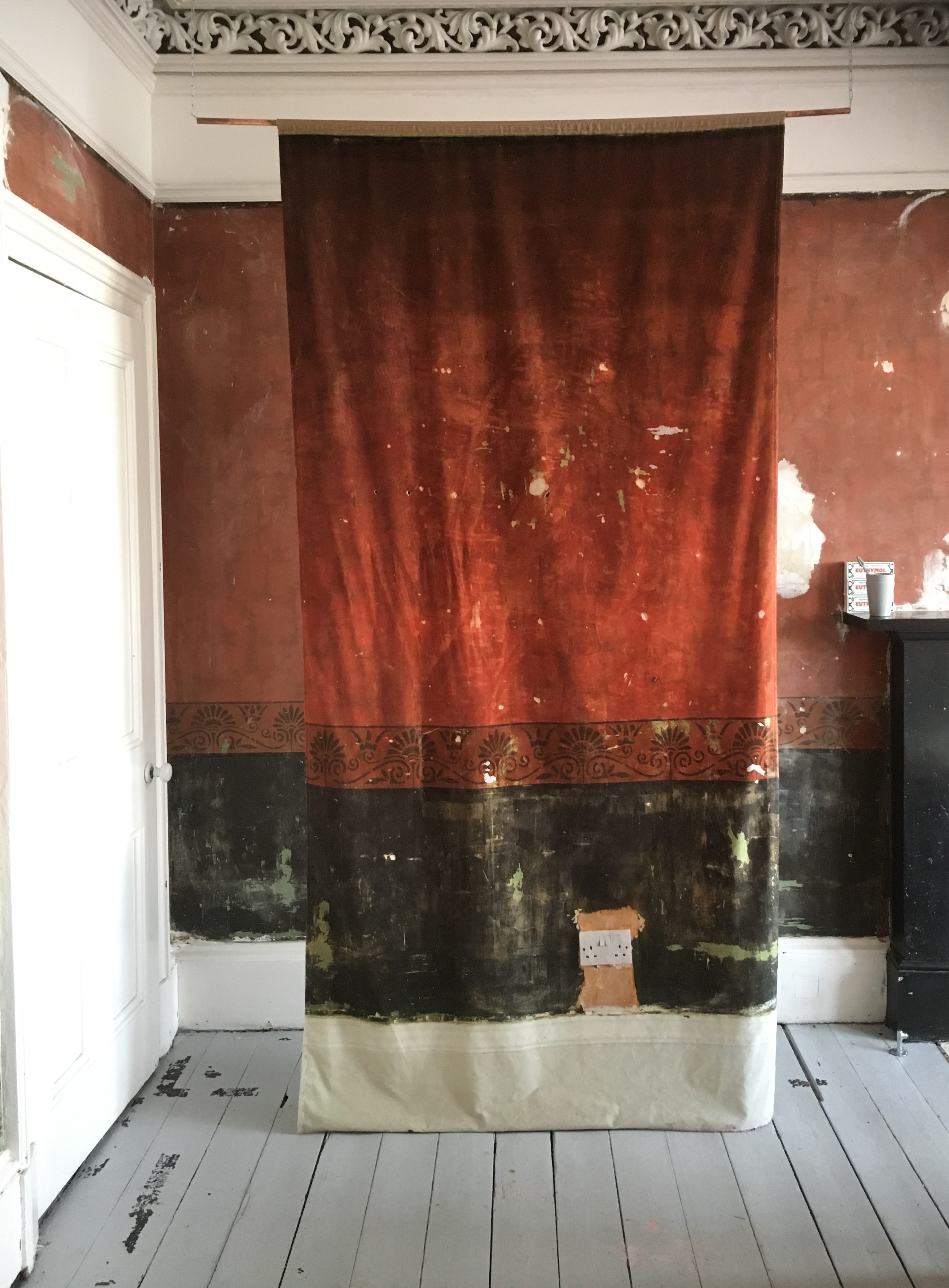 Velvet curtain with gallery wall print,140cm x 267cm.